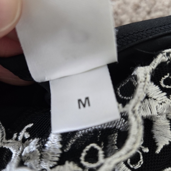 AP Lingerie Short Slip Nightgown Sleepwear Black & White Lace size Medium - Picture 15 of 16